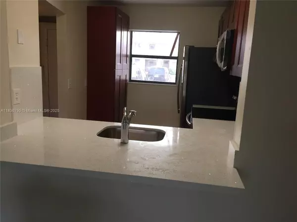 Miami, FL 33196,14935 SW 104th St #5-102