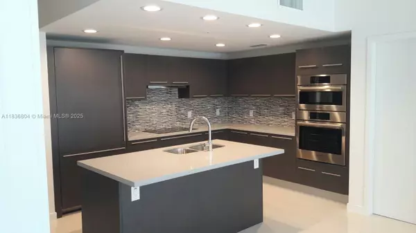 Doral, FL 33178,7661 NW 107th Ave #401