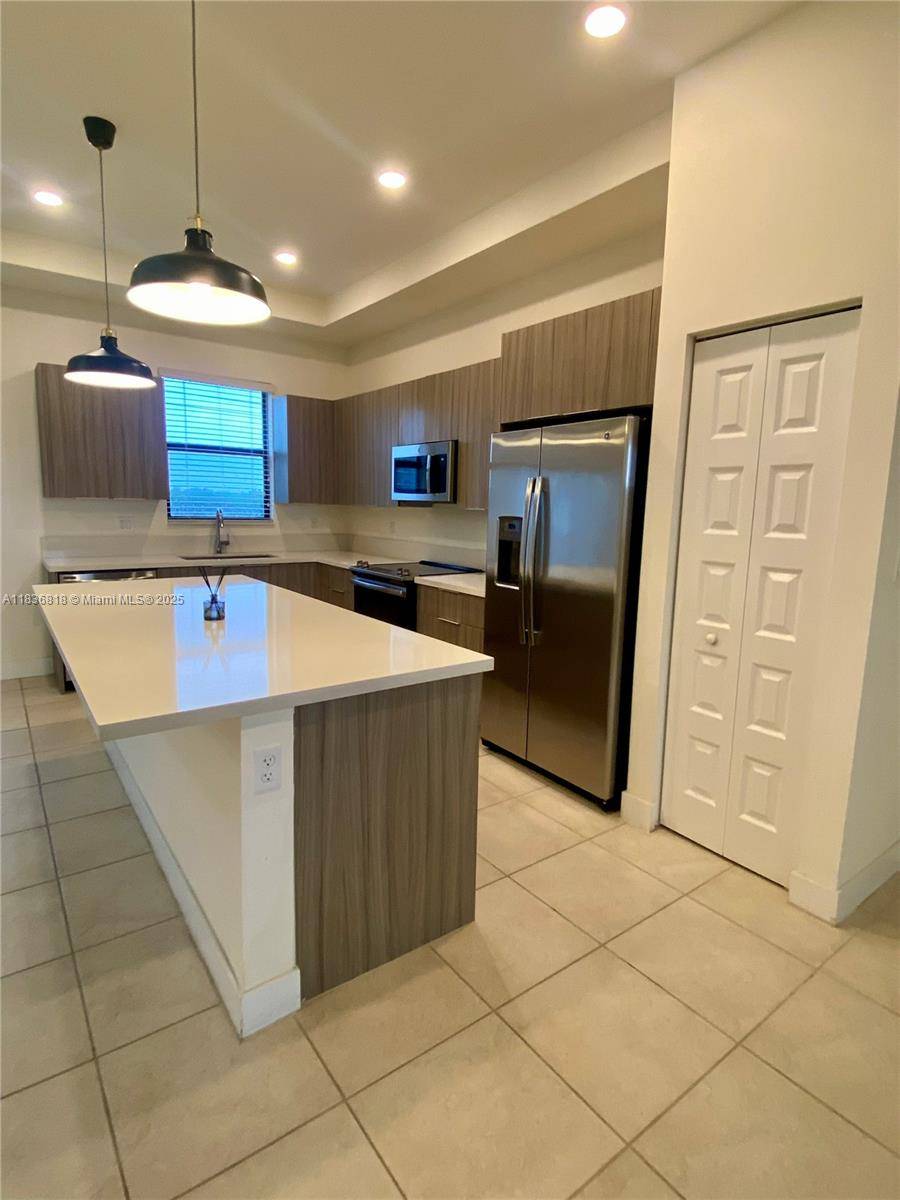 Doral, FL 33178,10455 NW 82nd St #33