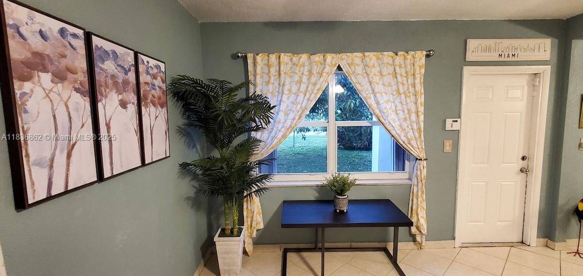 North Miami Beach, FL 33162,1679 NE 175th St