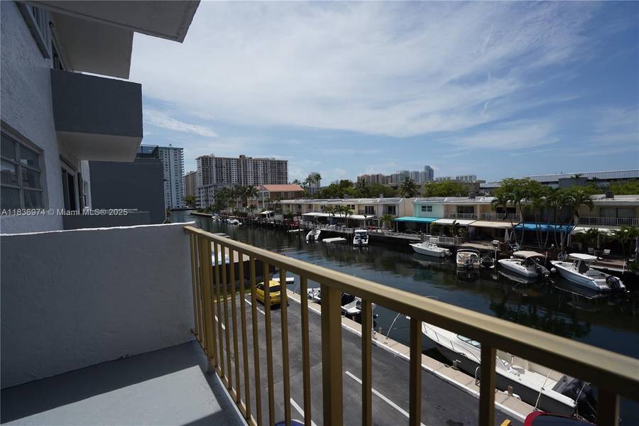 3770 NE 171st St #302, North Miami Beach, FL 33160