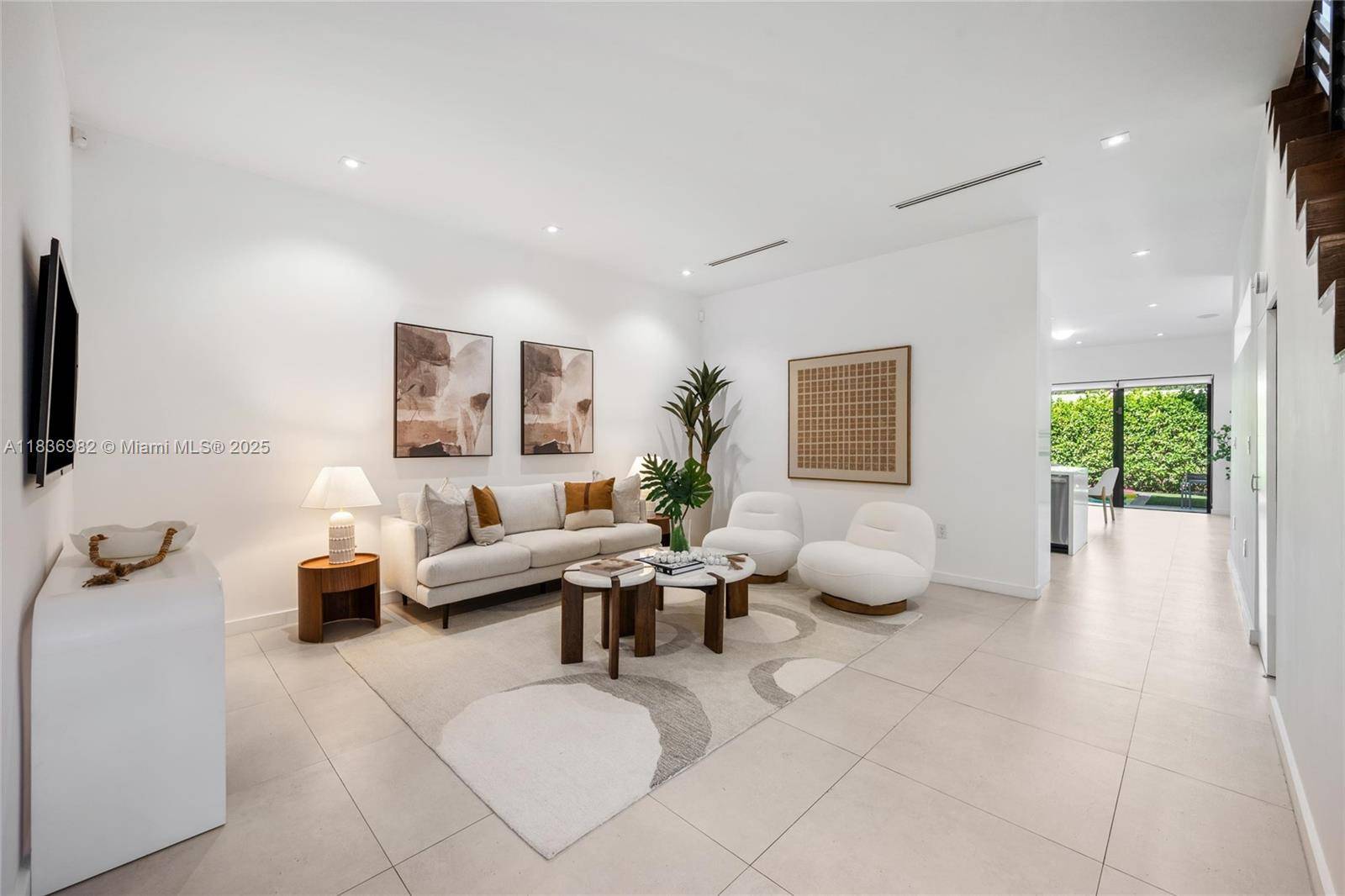 Coconut Grove, FL 33133,3070 Elizabeth St
