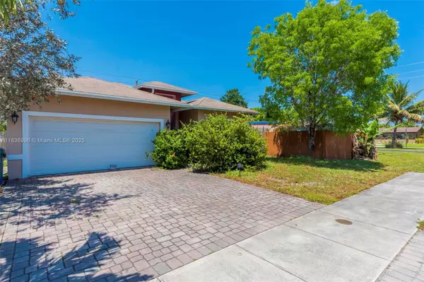 261 NE 41st St, Oakland Park, FL 33334