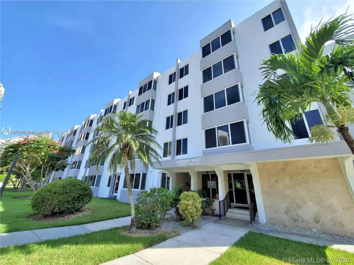 Sunny Isles Beach, FL 33160,250 180th Dr #455