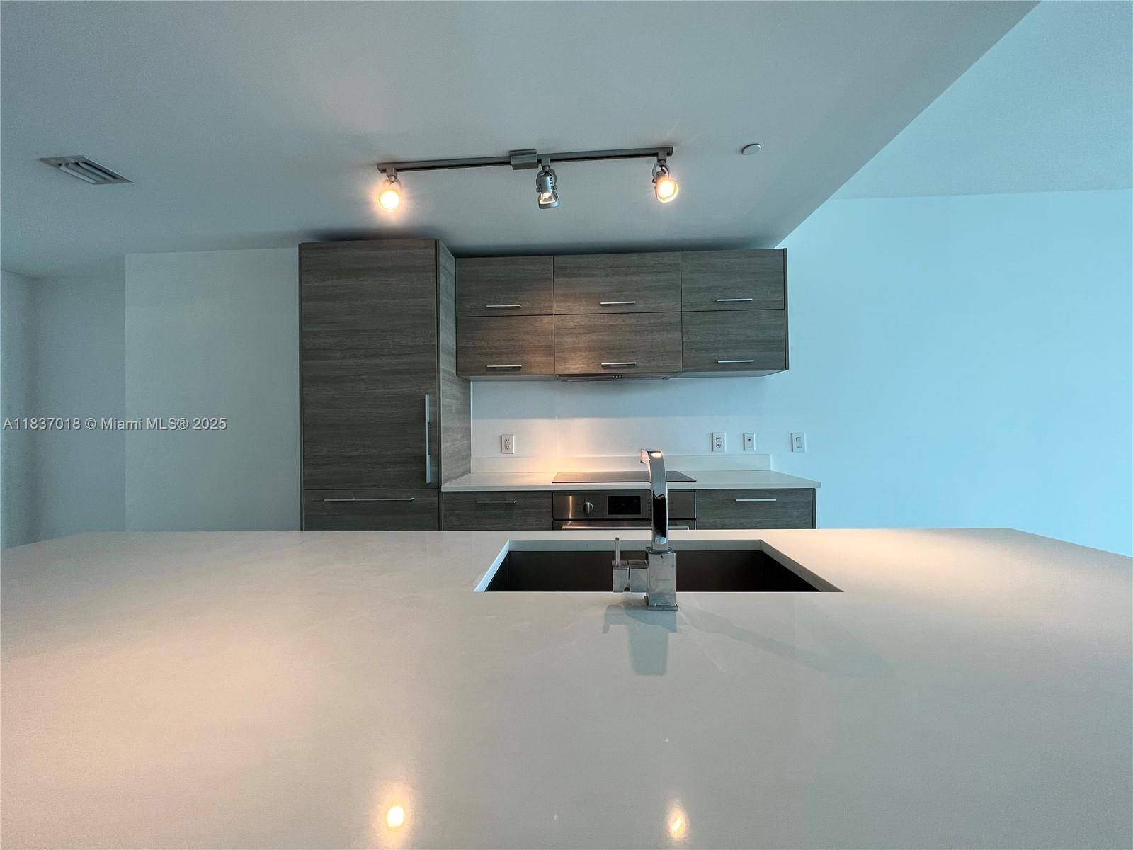 Miami, FL 33137,650 NE 32nd St #2304
