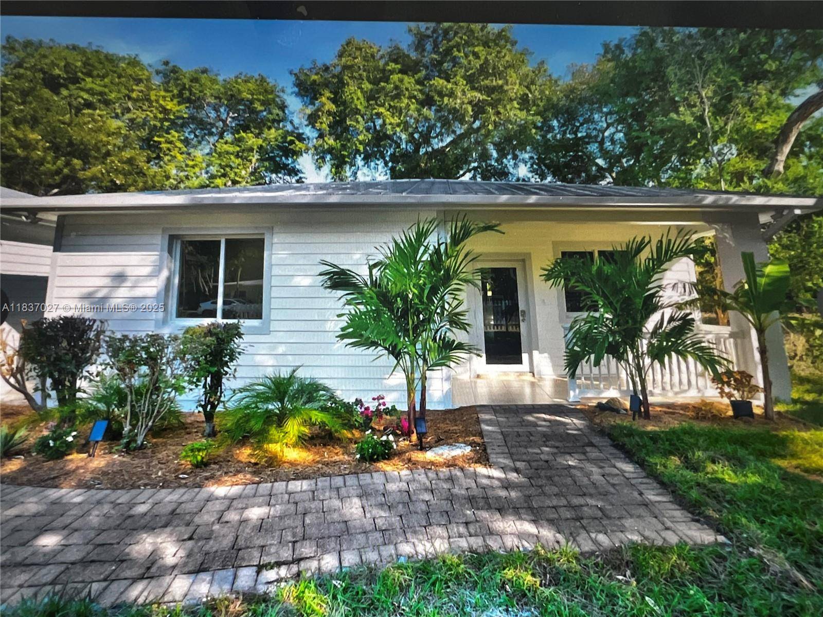 4 Transylvania Ave #A, Key Largo, FL 33037