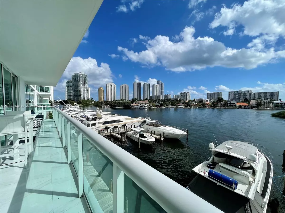 Sunny Isles Beach, FL 33160,400 Sunny Isles Blvd #305