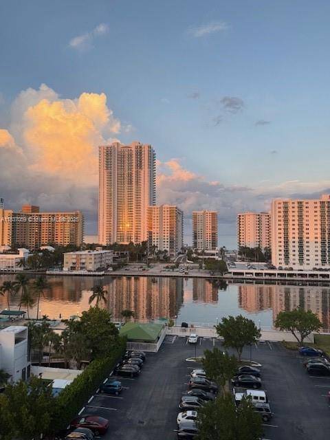 Hallandale Beach, FL 33009