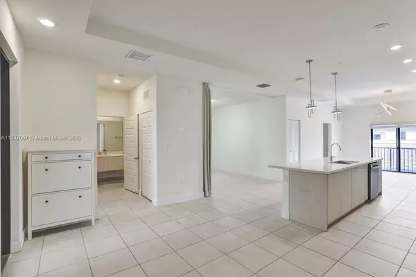 Doral, FL 33178,7855 NW 104th Ave #33