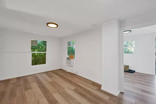 Palm Beach, FL 33460,310 N Ocean Breeze #1
