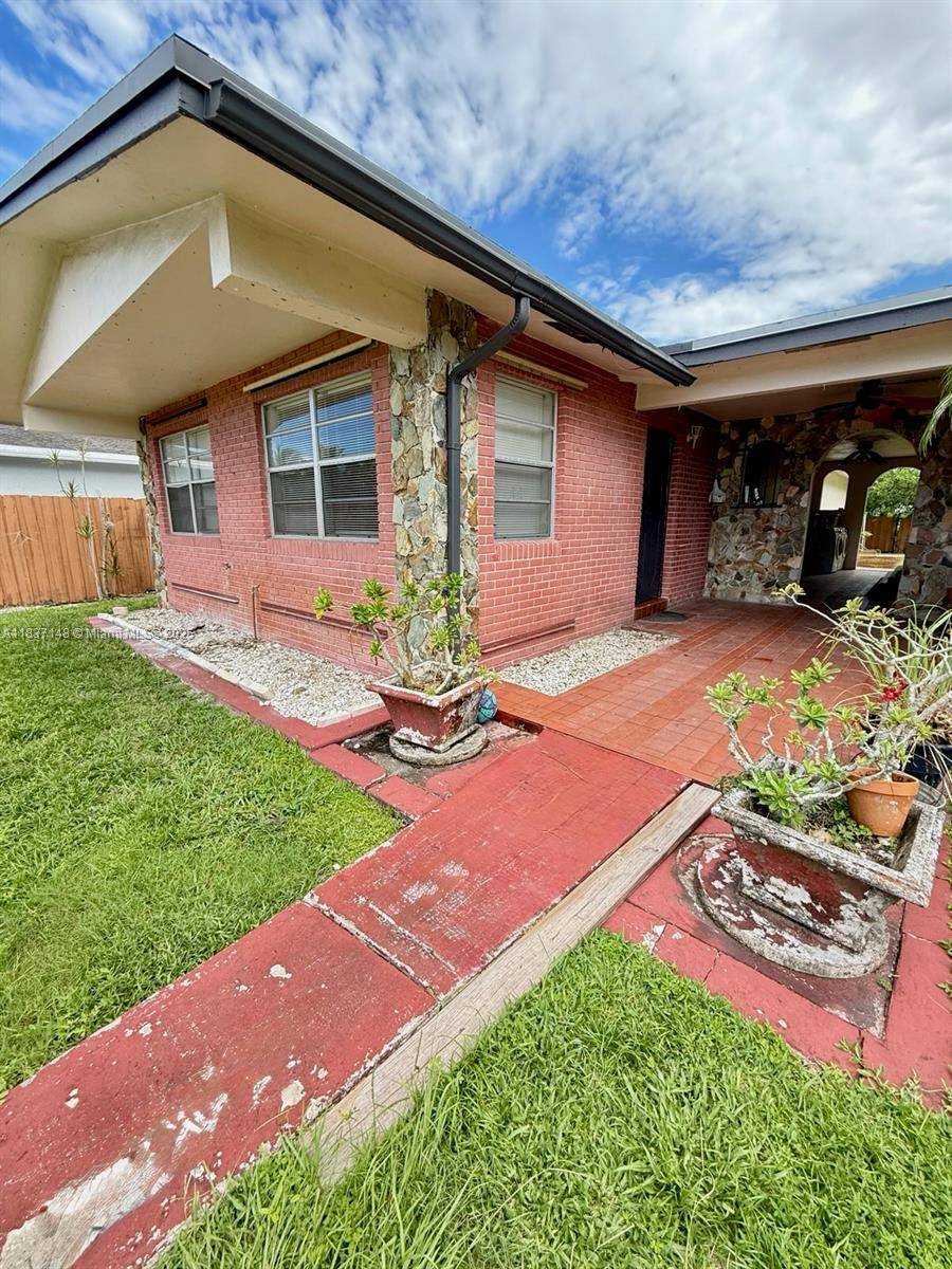 4088 SW 51 ST #C, Dania Beach, FL 33314