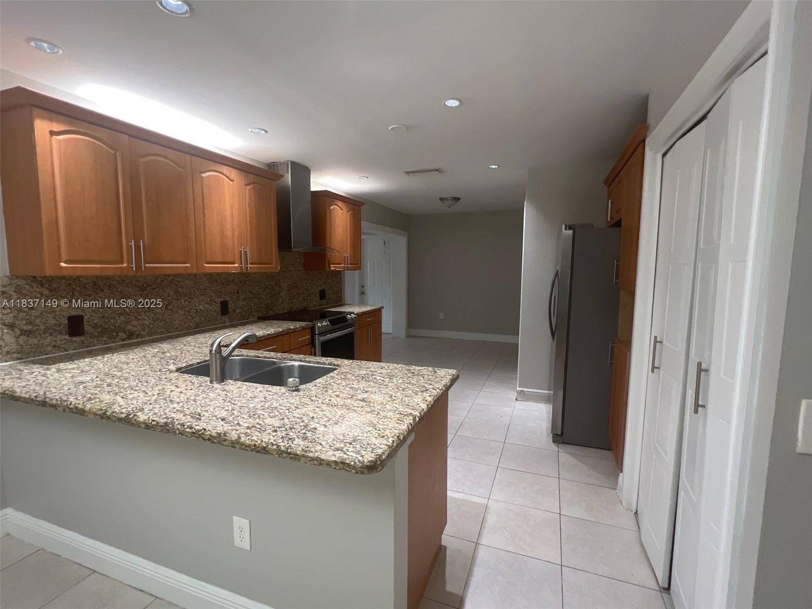 Sunrise, FL 33322,9540 NW 25th St