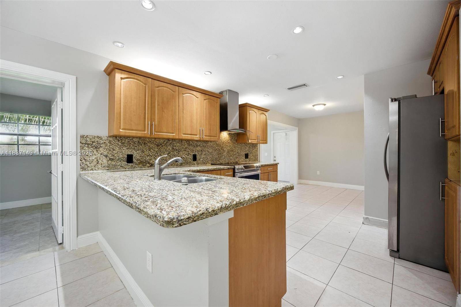 Sunrise, FL 33322,9540 NW 25th St