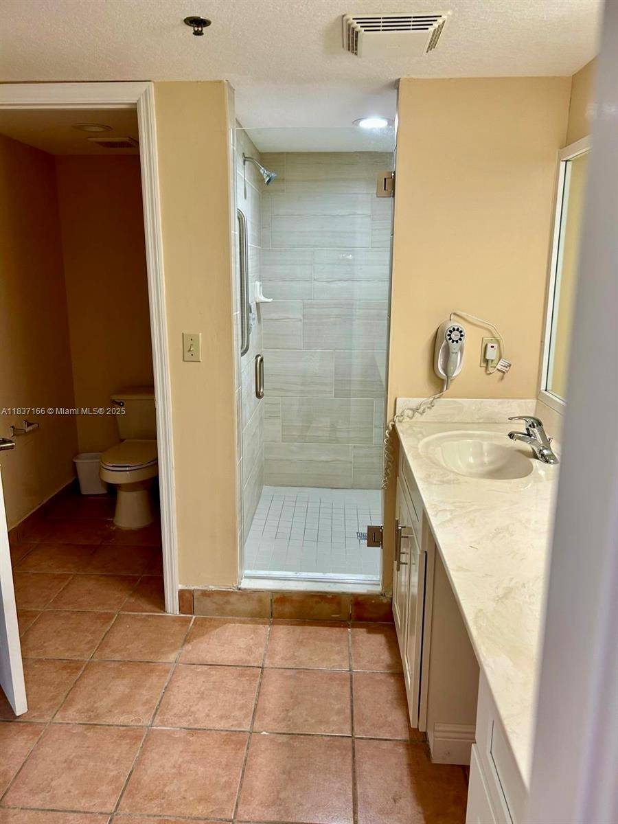 Weston, FL 33326,16690 Blatt Blvd #A