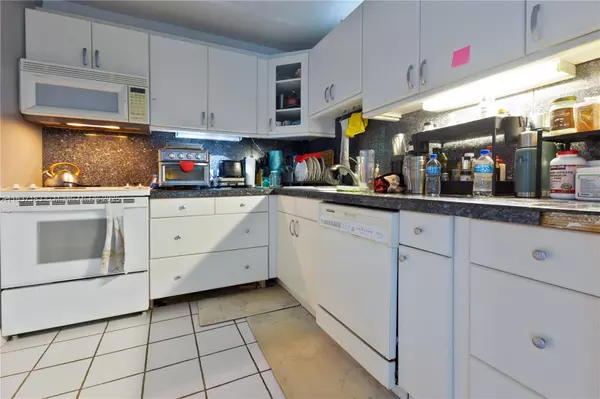 Aventura, FL 33180,20379 W Country Club Dr #2636