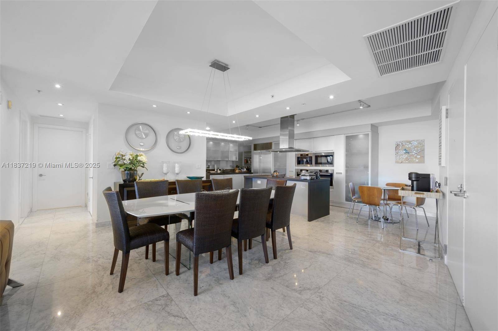 Sunny Isles Beach, FL 33160,18201 Collins Ave #1006