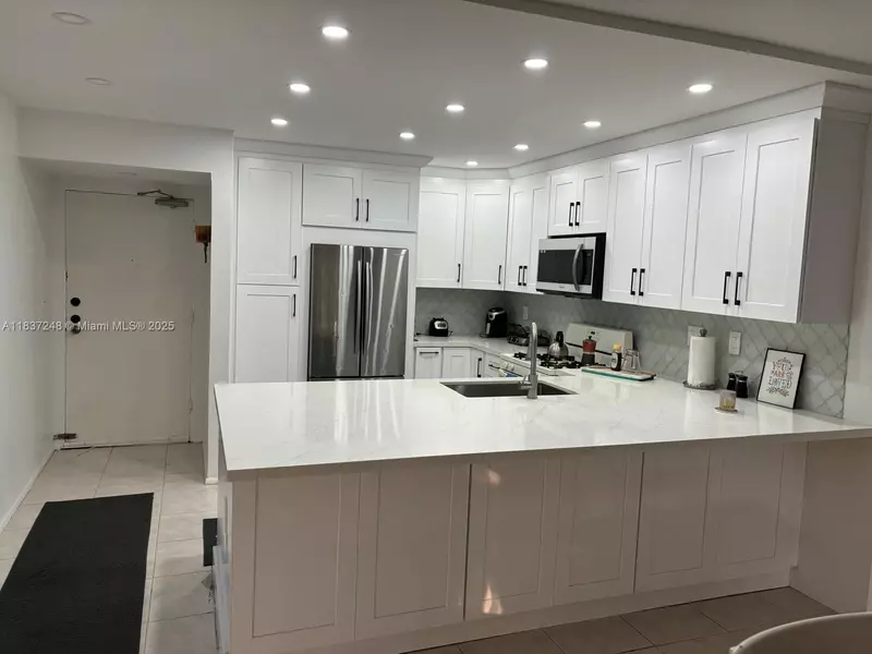 6884 N Kendall Dr #C407, Pinecrest, FL 33156