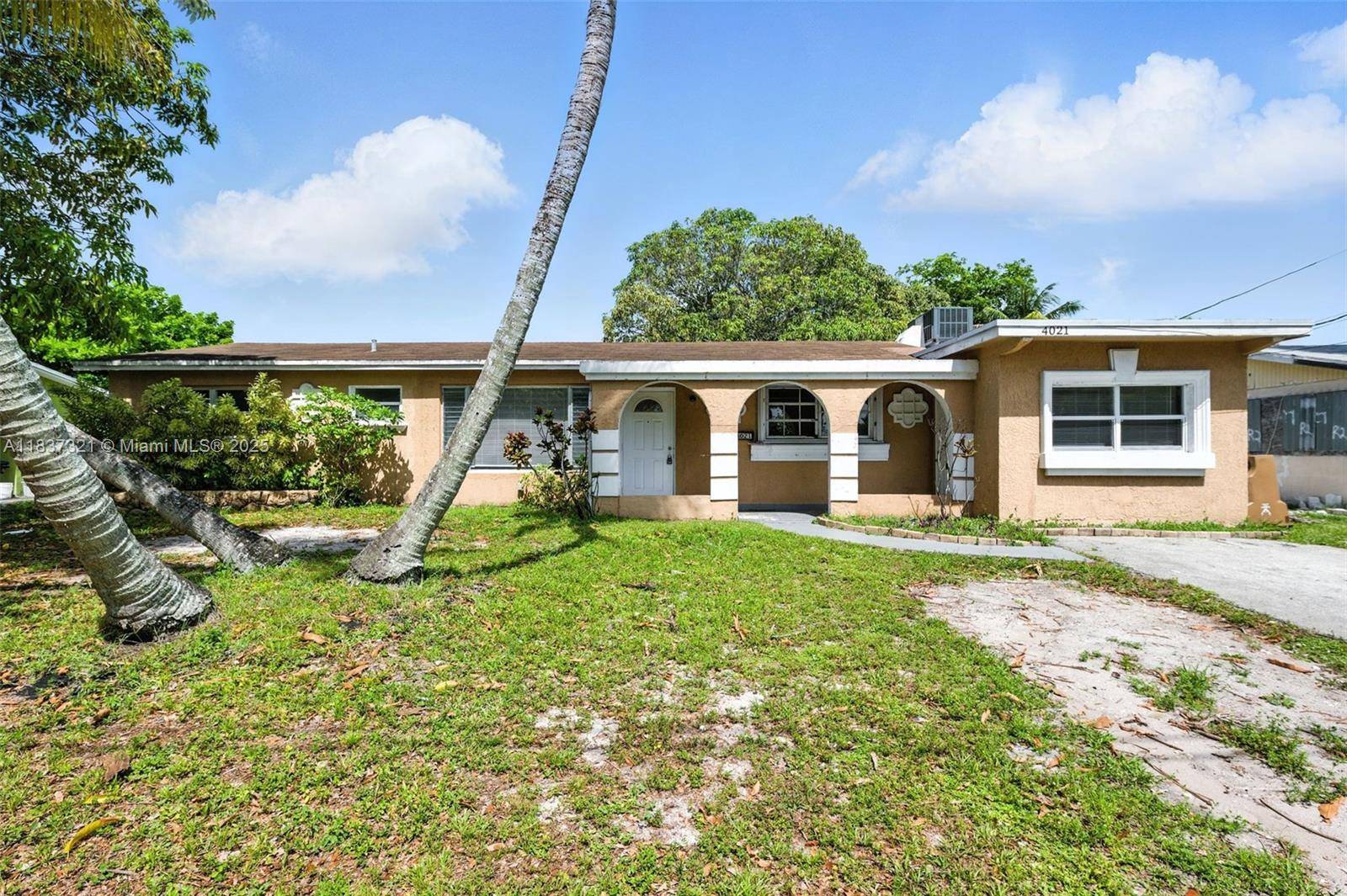 4021 NW 7th Ave, Deerfield Beach, FL 33064