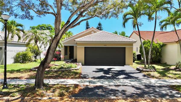 4454 Mahogany Ridge Dr, Weston, FL 33331