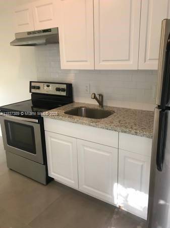2600 NE 205th St #R, Miami, FL 33180