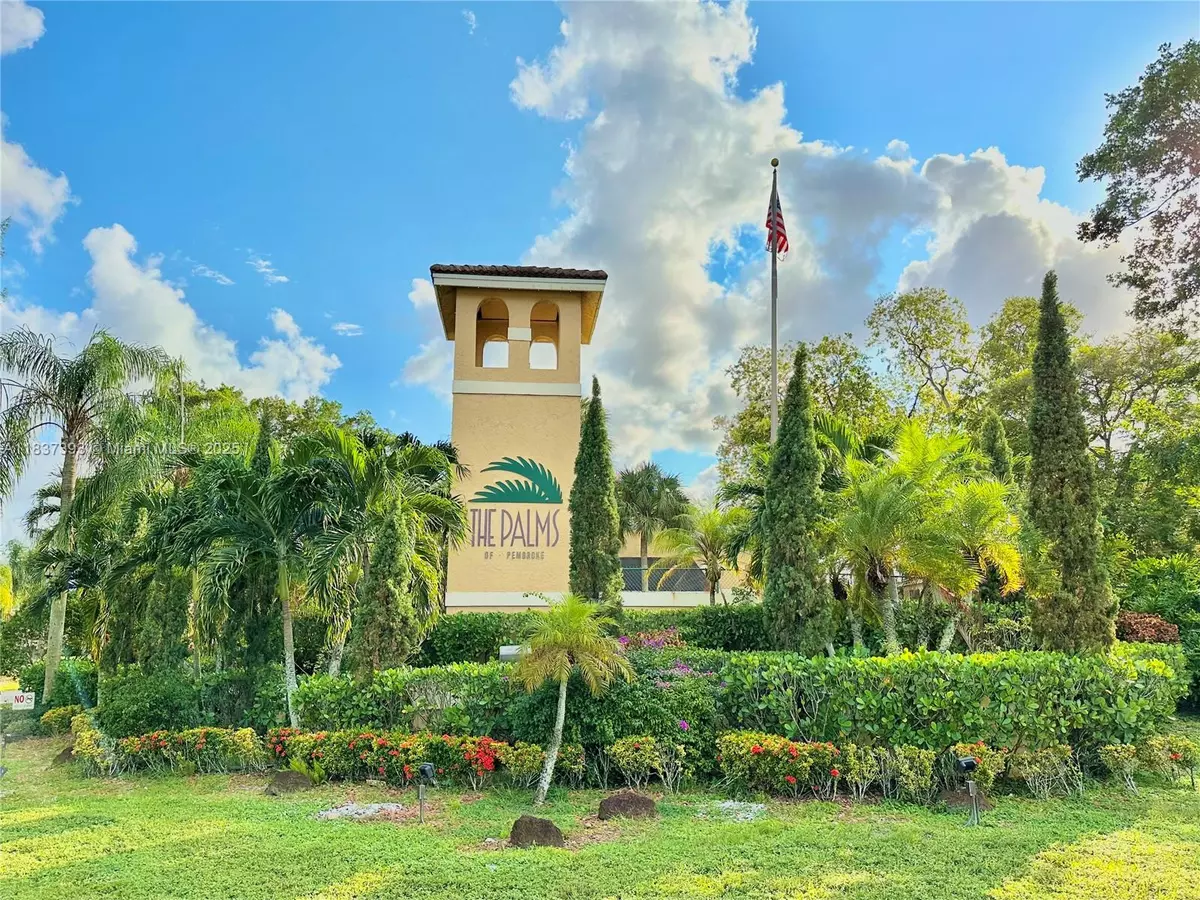 Pembroke Pines, FL 33025,351 Palm Way #305