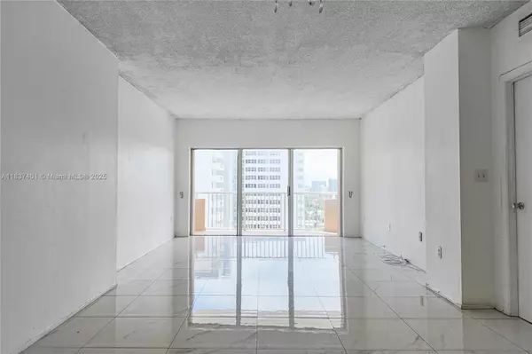 Hallandale Beach, FL 33009,1980 S Ocean Dr #17L