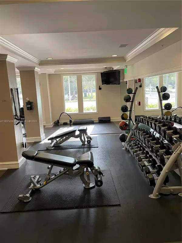 Fort Lauderdale, FL 33301,533 NE 3rd Ave #316