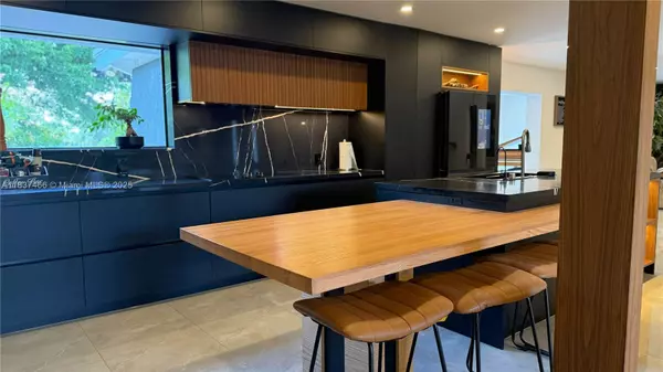 Davie, FL 33331,6381 Falconsgate Ave