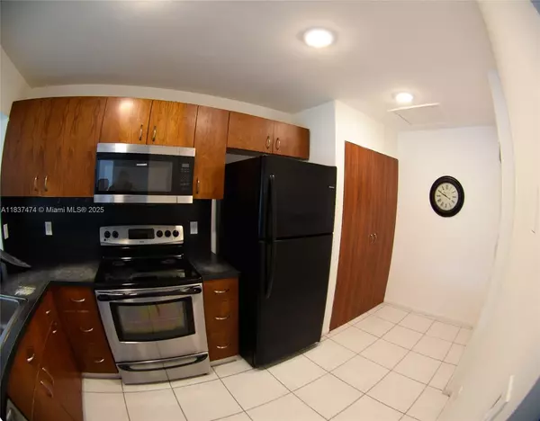 Miami, FL 33179,20825 NE 8th Ct #203-19