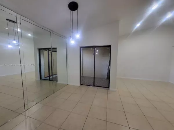 Hialeah, FL 33015,6178 NW 170th Ter #6178