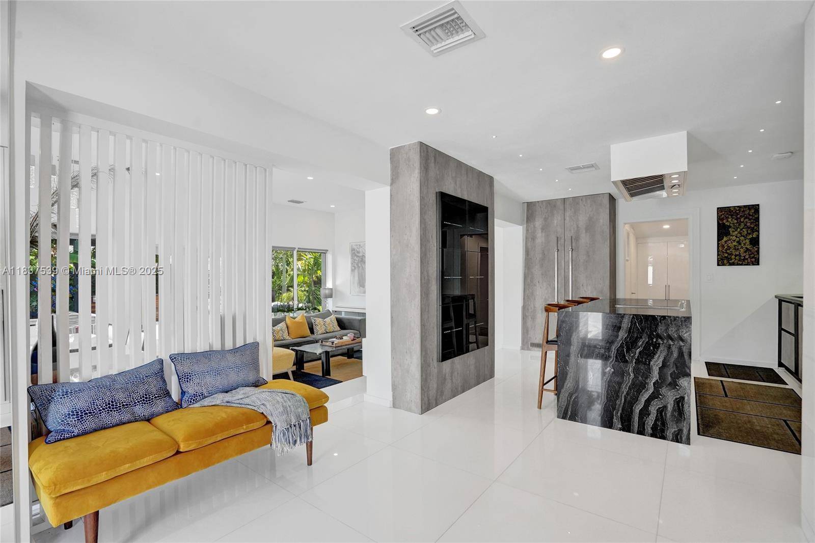 Hollywood, FL 33020,2730 Scott St