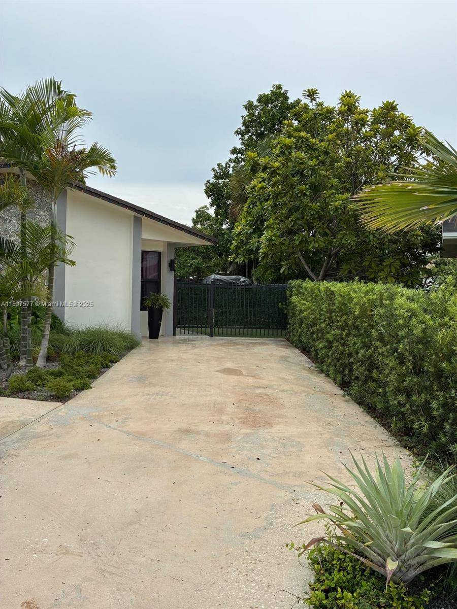 16304 SW 103rd Ct #1, Miami, FL 33157