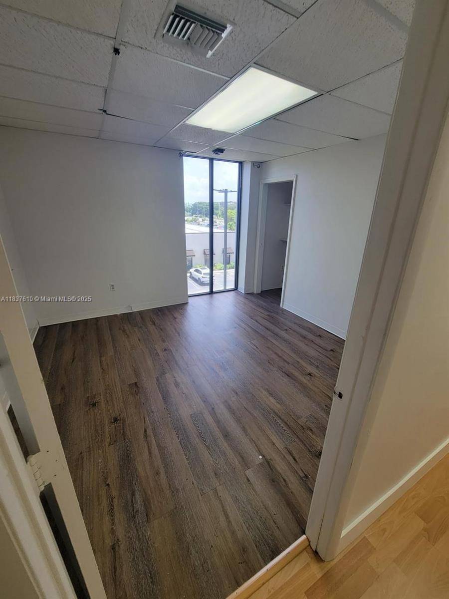 Pembroke Pines, FL 33026,1601 N Palm Ave #300B