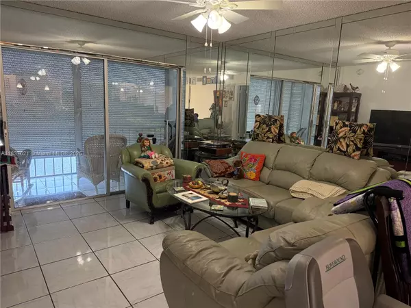 Pembroke Pines, FL 33025,8981 S Hollybrook Blvd #302