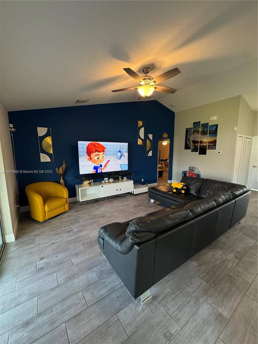 Port St Lucie, FL 34953,1637 SW Daysland Ave