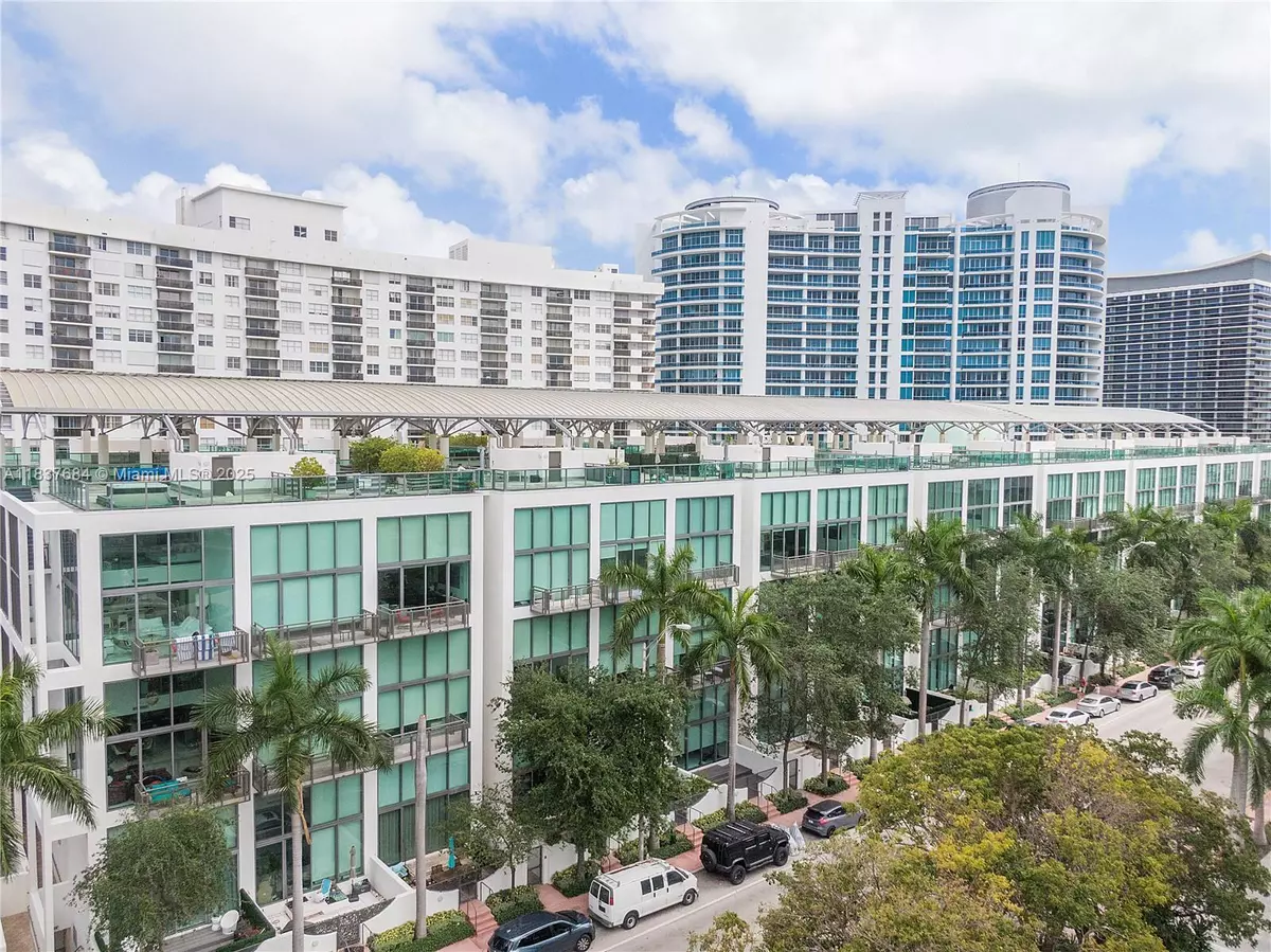 Miami Beach, FL 33140,Address not disclosed