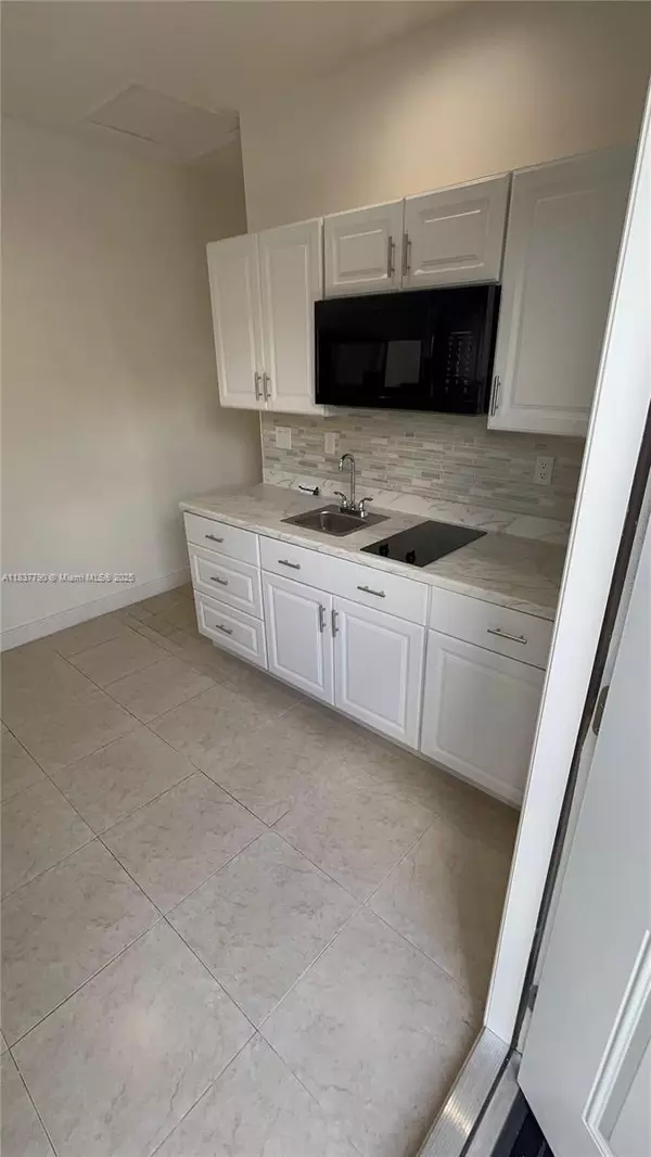 Miami, FL 33155,7804 SW 21st Ter #1