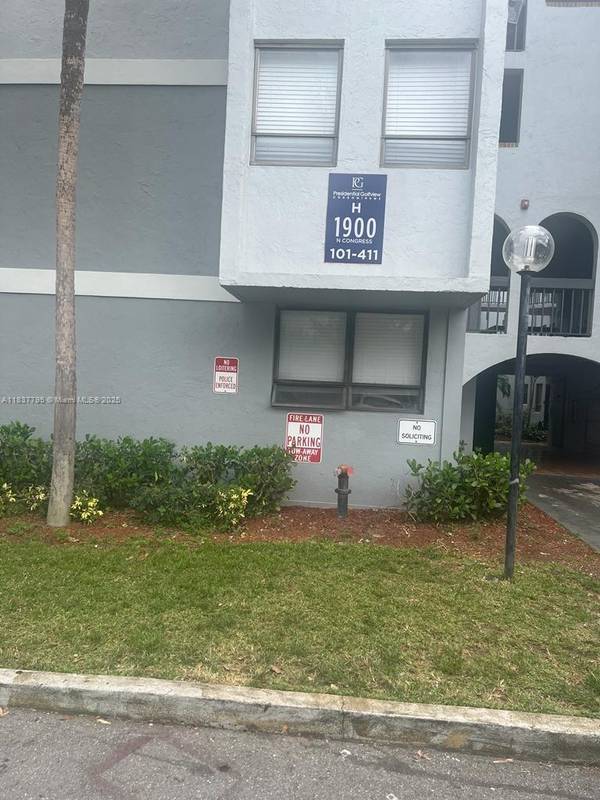 1900 N Congress Ave #106, West Palm Beach, FL 33401
