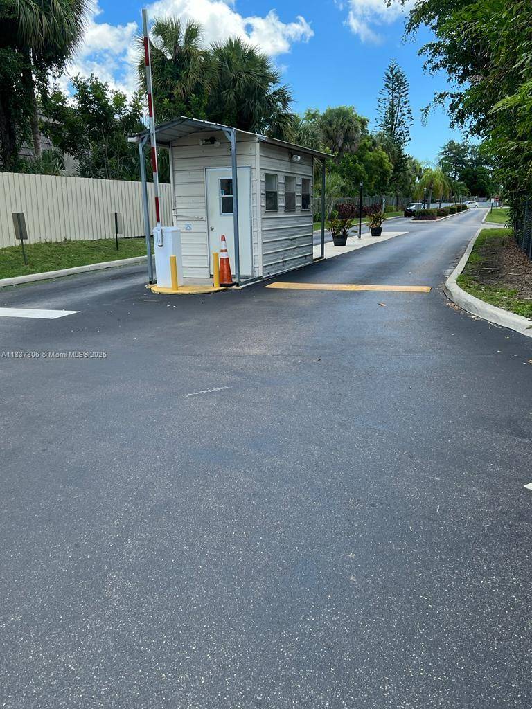 West Palm Beach, FL 33401,1500 N Congress Ave #A208