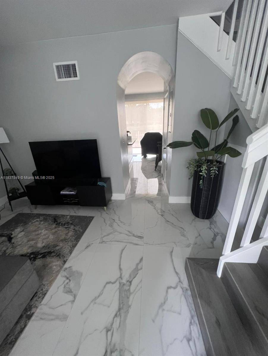 Miami, FL 33193,8525 SW 152nd Ave #282