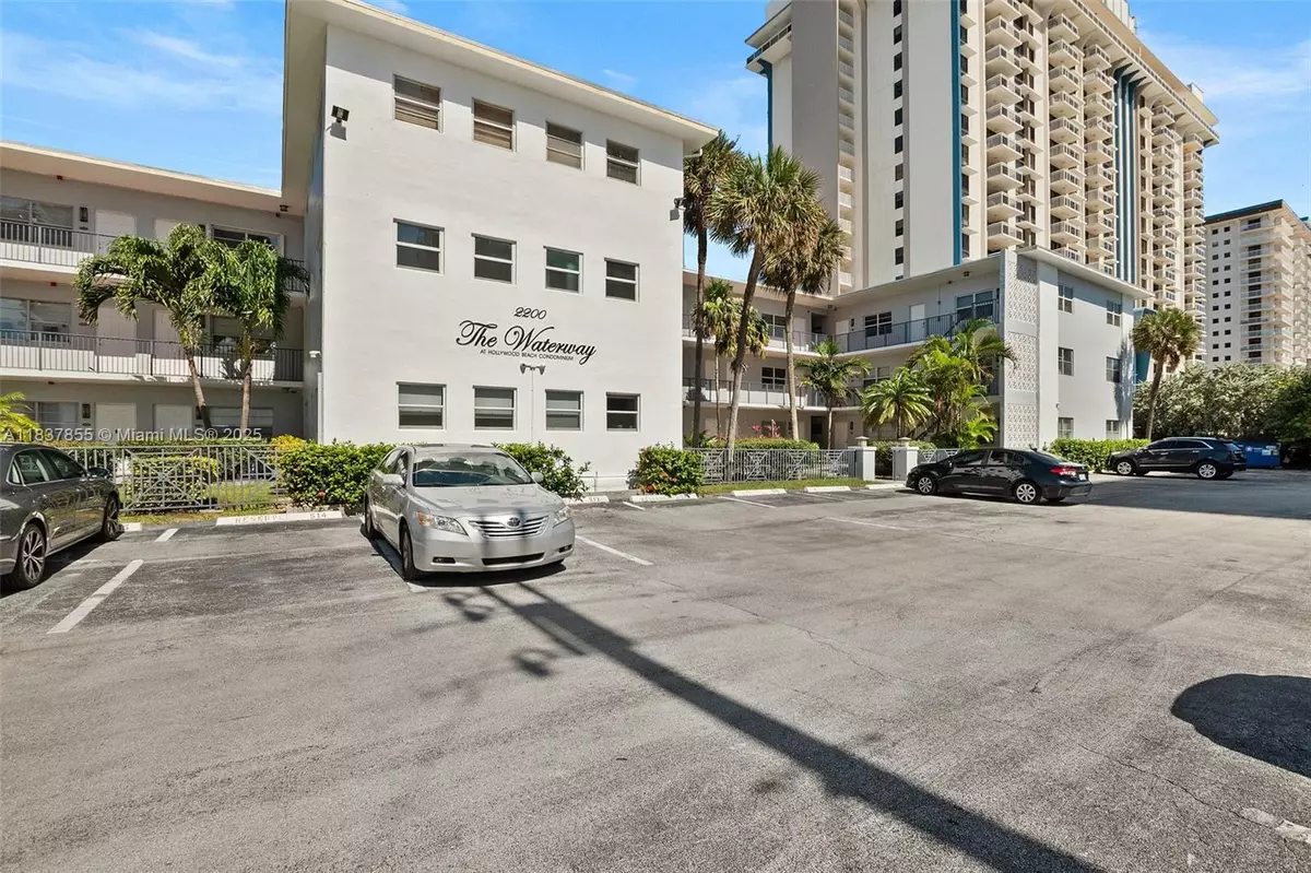 Hollywood, FL 33019,2200 S Ocean Dr #N103