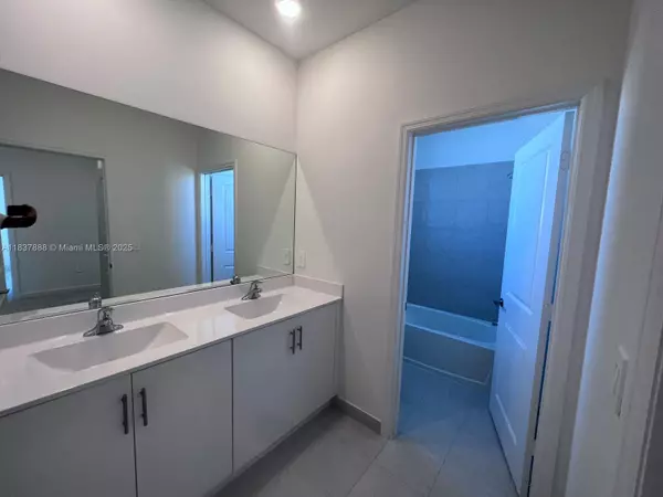 Miami, FL 33032,11962 SW 241st St #11962