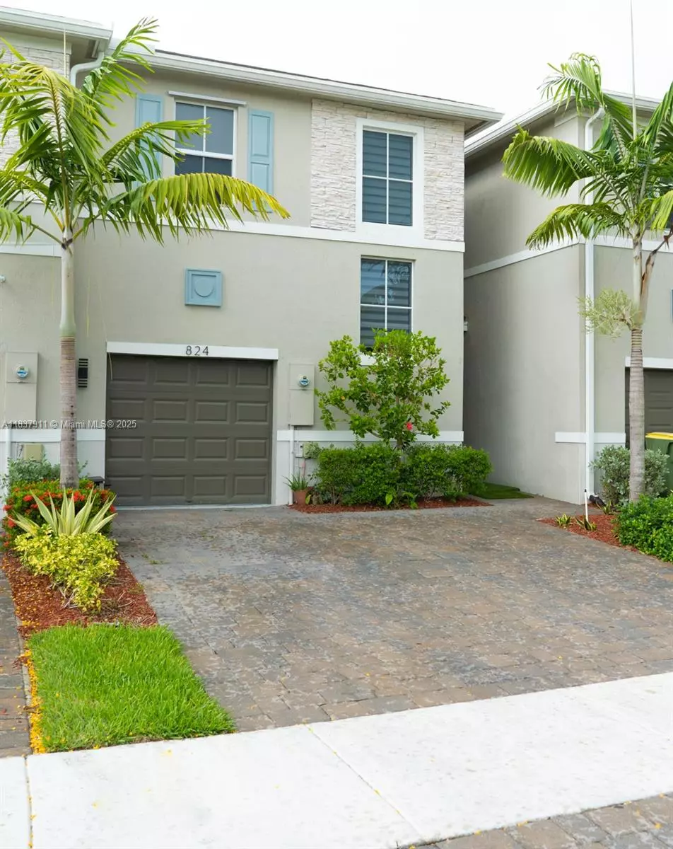 Homestead, FL 33034,824 SE 18th St