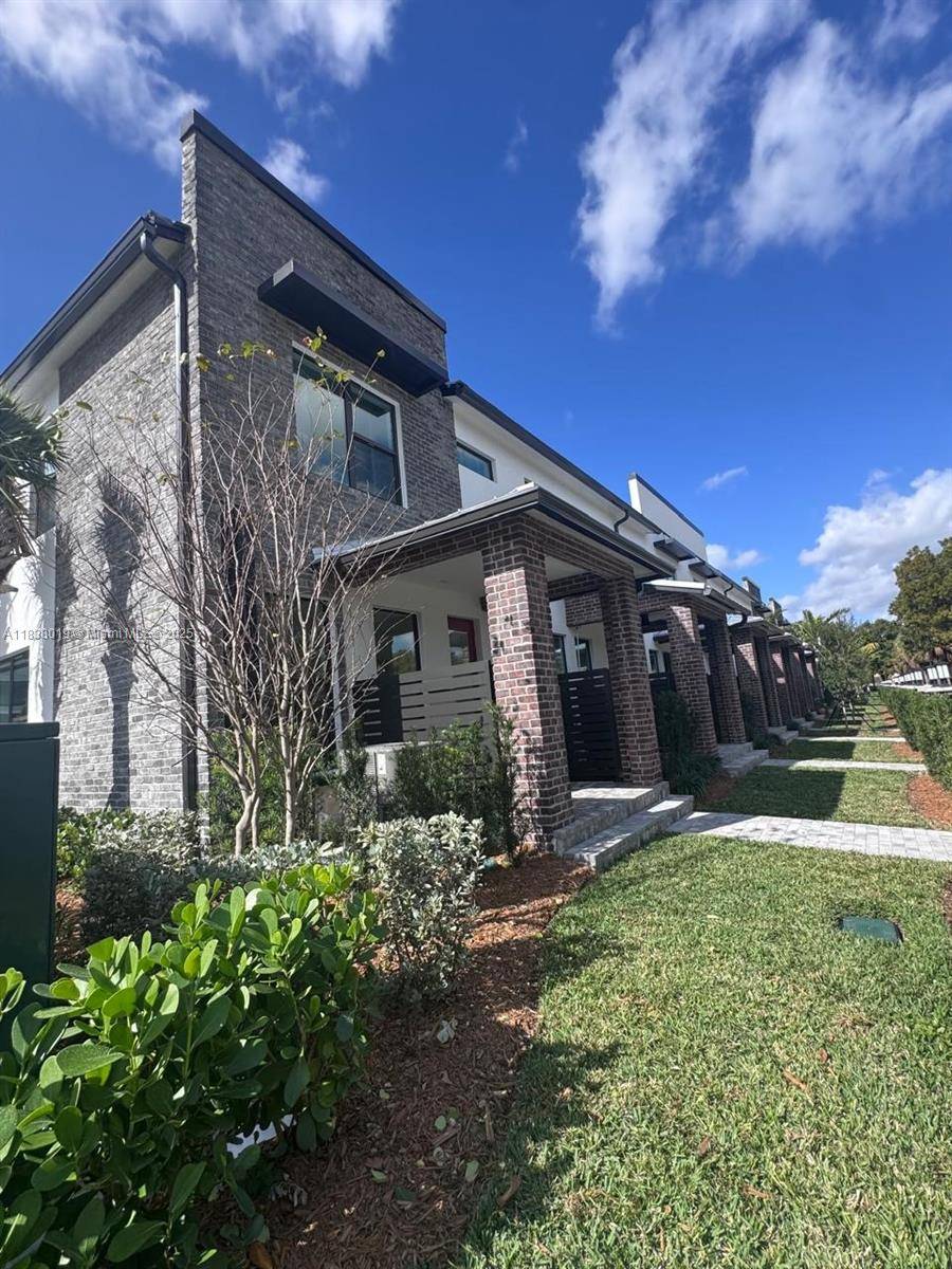 Plantation, FL 33324,750 NW 82nd Ter