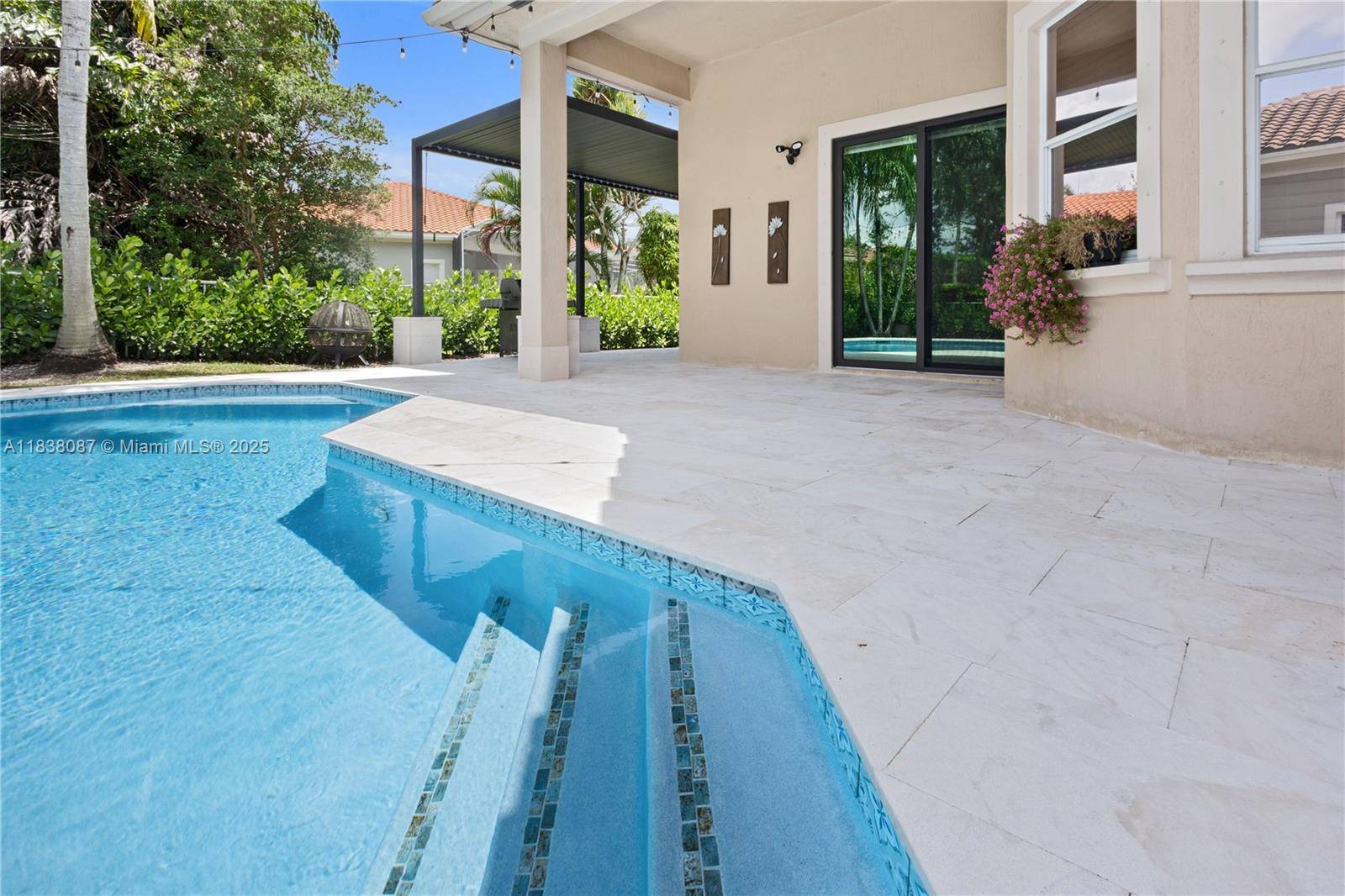 Coral Springs, FL 33071,932 NW 123rd Dr