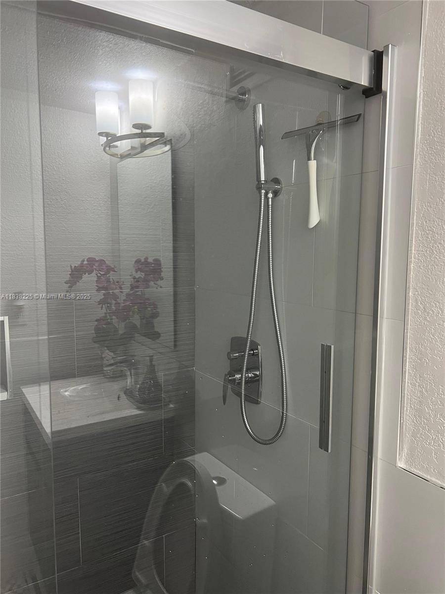 Hollywood, FL 33019,2501 S Osean Dr #532