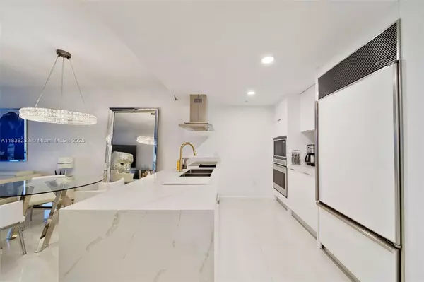 Miami, FL 33131,495 Brickell Ave #4209