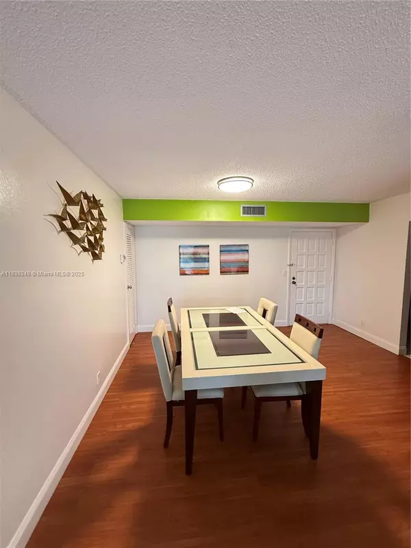 Lauderhill, FL 33319,5961 N Falls Cir Dr #408