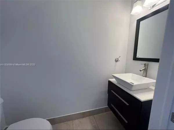 Palmetto Bay, FL 33157,15800 SW 92nd Ave #14B