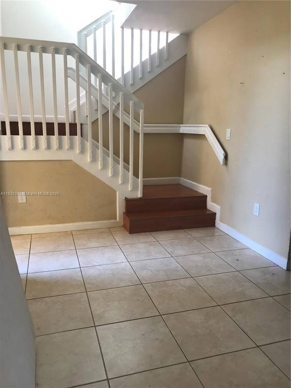 Homestead, FL 33033,1655 NE 33rd Rd #111-4